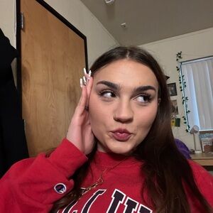 Meet your Posher, Liz